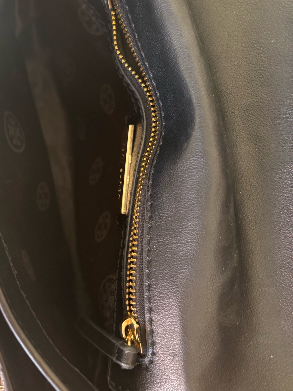 Tory Burch Isabella Clutch- Black Leather Logo Chain Crossbody - Picture 9 of 16